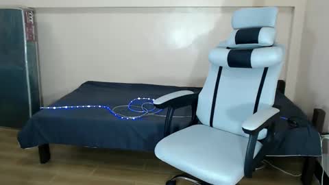 sophia daisy  online show from 02.14.25