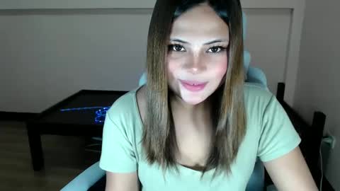 sophia daisy  online show from 02.17.25