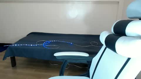 sophia daisy  online show from 03.05.25