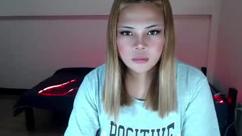 sophia daisy  online show from 10.19.25