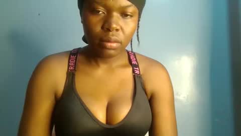 Snapshot of sweet_jamiie chatting on 10.08.25 jay online show from 10.08.25