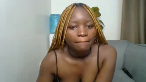 Snapshot of sweet_jenica chatting on 05.06.26 ESTHER NEEMA online show from 05.06.26