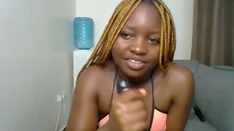 Snapshot of sweet_jenica chatting on 05.12.26 ESTHER NEEMA online show from 05.12.26