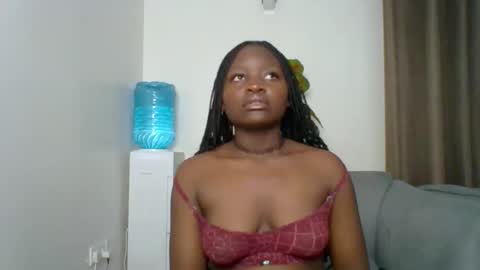 Snapshot of sweet_jenica chatting on 05.20.26 ESTHER NEEMA online show from 05.20.26