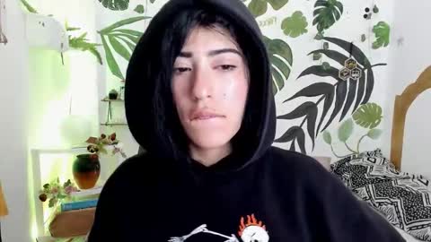 Snapshot of sweet_joint_girl chatting on 10.11.25 Dahnna online show from 10.11.25