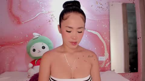 Snapshot of sweet_lemariee_ chatting on 09.24.25 Lemarie online show from 09.24.25