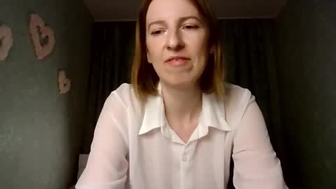 Snapshot of sweet_lilbunny chatting on 10.16.25 sweet_lilbunny online show from 10.16.25