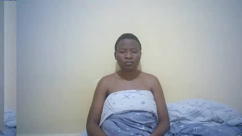 Snapshot of sweet_lily2 chatting on 12.05.24 sweet_lily2 online show from 12.05.24