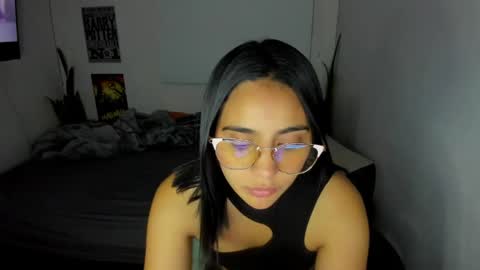 Snapshot of sweet_lina1 chatting on 05.22.26 Lina online show from 05.22.26
