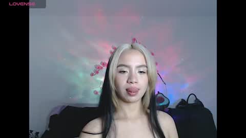 Snapshot of sweet_molly420 chatting on 06.11.26 sweet molly420 online show from 06.11.26
