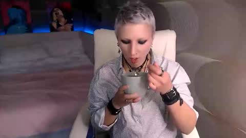 Snapshot of sweet_n_strong chatting on 10.26.25 sweet_n_strong online show from 10.26.25
