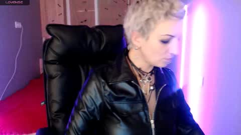 sweet_n_strong online show from 11.12.25