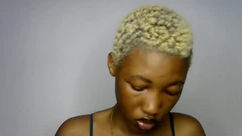 Snapshot of sweet_pussy04 chatting on 06.25.26 sweet girl online show from 06.25.26