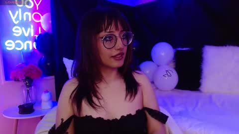 Roxanee online show from 11.12.25