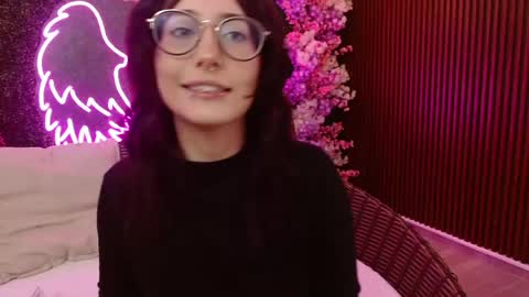 Roxanee online show from 04.20.26