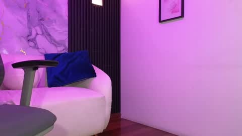 Snapshot of sweet_santii chatting on 10.06.25 Santiago online show from 10.06.25