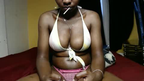 Snapshot of sweet_sherie chatting on 03.06.25 ellanah Tracie online show from 03.06.25