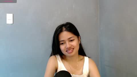 Snapshot of sweet_sirenxx chatting on 03.05.25 Leah online show from 03.05.25