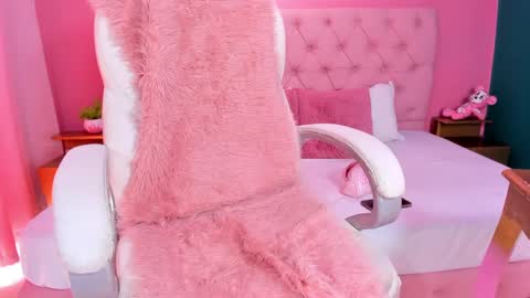 Yeileen online show from 02.18.25