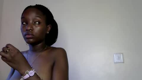 sweet_strawberina online show from 05.08.26