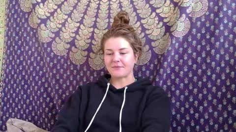 Heidi Brenner - Please check bio for schedule  FAQ online show from 11.04.25