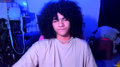 Steven independent model online show from 02.25.25