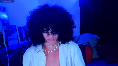 Steven independent model online show from 02.26.25