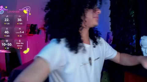 Steven independent model online show from 10.16.25