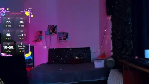 Steven independent model online show from 02.12.26