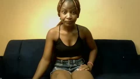 Snapshot of sweet_zella chatting on 05.13.26 zellate online show from 05.13.26