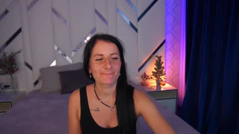 Snapshot of sweetarina chatting on 12.14.24 Arina online show from 12.14.24