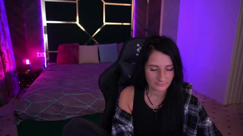 Snapshot of sweetarina chatting on 12.17.24 Arina online show from 12.17.24