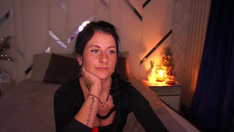 Snapshot of sweetarina chatting on 12.23.24 Arina online show from 12.23.24