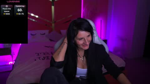 Snapshot of sweetarina chatting on 01.16.25 Arina online show from 01.16.25