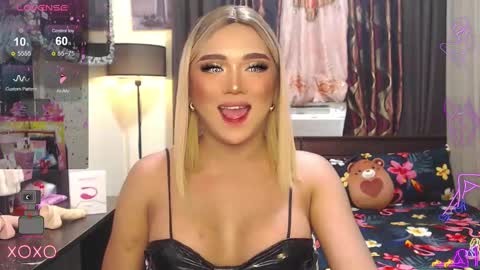 Snapshot of sweetbella118 chatting on 12.02.24 bella online show from 12.02.24