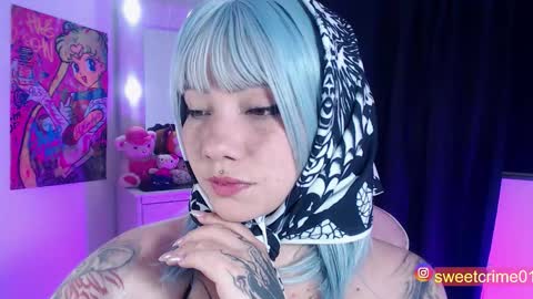 Snapshot of sweetcrime chatting on 10.20.25       Independent model online show from 10.20.25