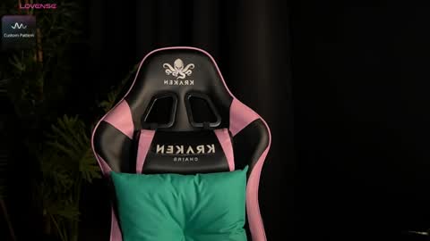 Lina online show from 04.27.26