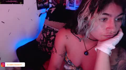 Abril online show from 10.28.25