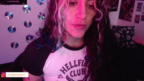 Abril online show from 11.12.25