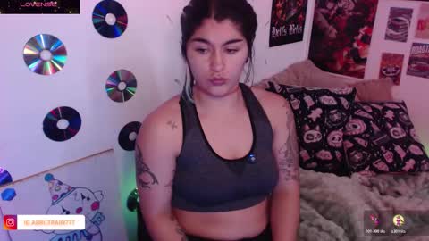 Abril online show from 11.21.25