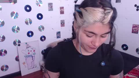 Abril online show from 12.16.25