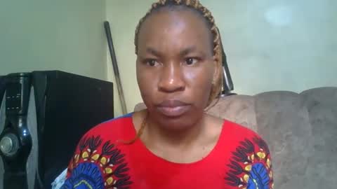 sweetdiva2012 online show from 09.28.25