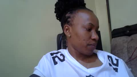 sweetdiva2012 online show from 10.15.25