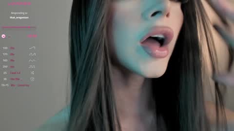 Snapshot of sweetest_bella chatting on 01.15.25 Bella online show from 01.15.25