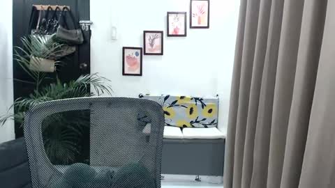 Snapshot of sweetestsmile_ chatting on 01.21.25 Khaye online show from 01.21.25