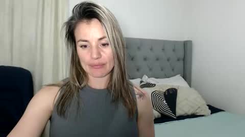 Snapshot of sweetfantasyy69 chatting on 10.27.25 sweef online show from 10.27.25