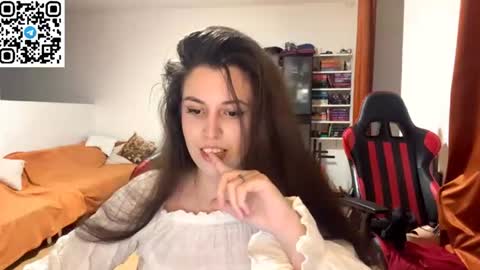Snapshot of sweetfenomen67 chatting on 07.16.26 Joanna online show from 07.16.26