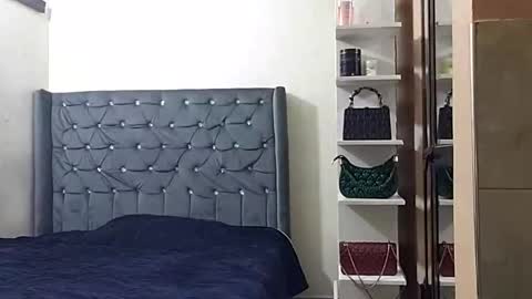 Sandy online show from 02.05.25