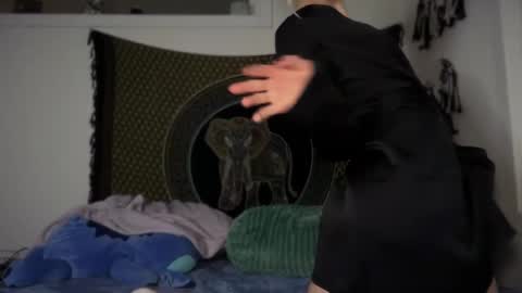 Snapshot of sweetgracee chatting on 02.15.25 sweetgracee online show from 02.15.25