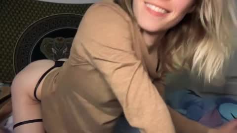 Snapshot of sweetgracee chatting on 03.08.25 sweetgracee online show from 03.08.25